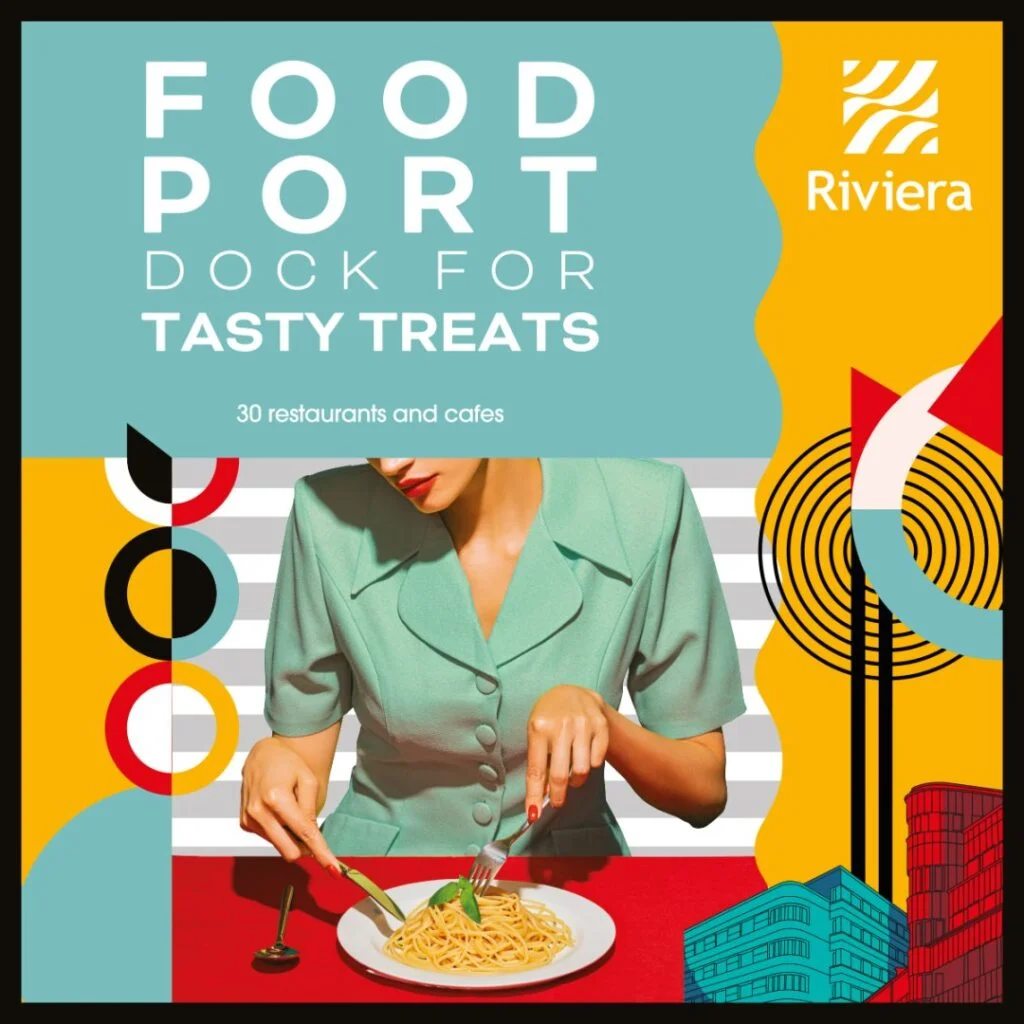 Kobieta jedząca makaron w restauracji Centrum Riviera.