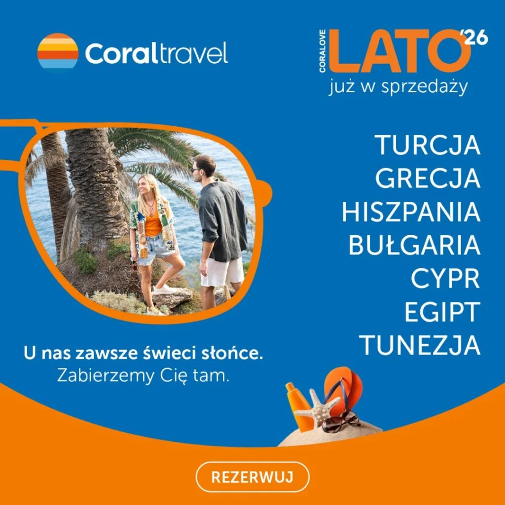 Para na plaży, oferta wakacyjna Coral Travel na lato 2026.