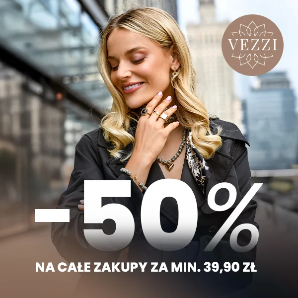 Kobieta w biżuterii, promocja -50% na zakupy od 39,90 zł