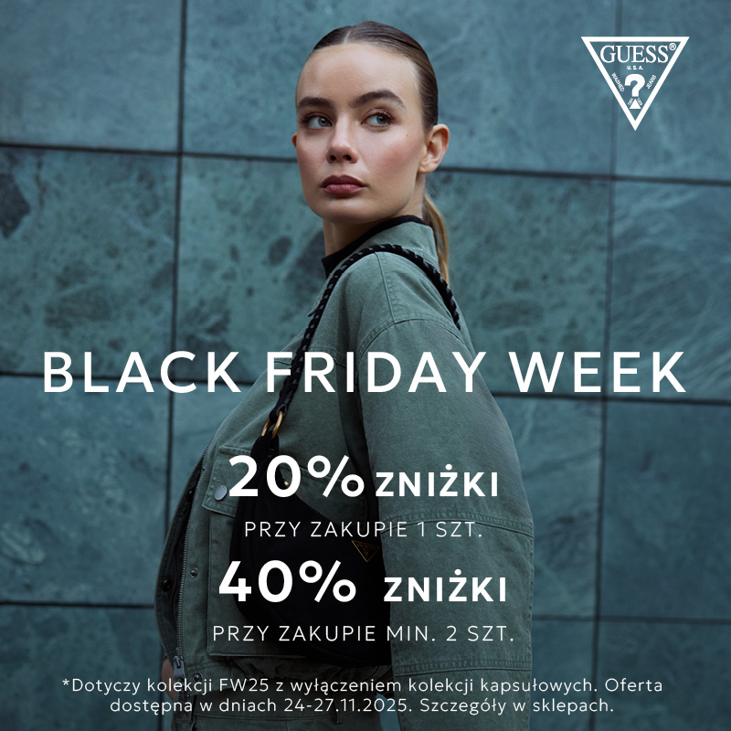 Kobieta w zielonej kurtce, promocja Black Friday w Centrum Riviera.