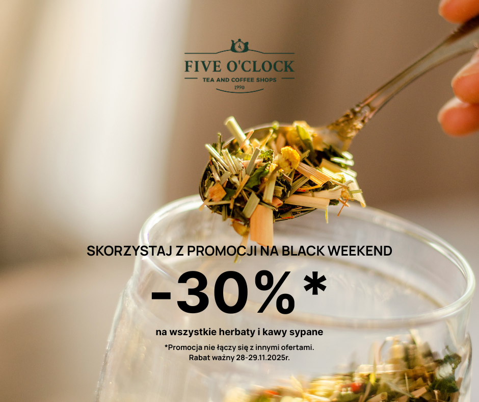 Łyżka z herbatą nad szklanką, promocja -30% na Black Weekend.