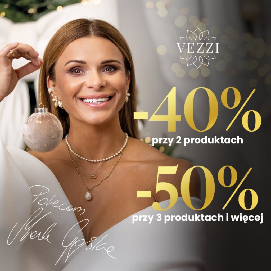 Uśmiechnięta kobieta promująca biżuterię z rabatami w Centrum Riviera.