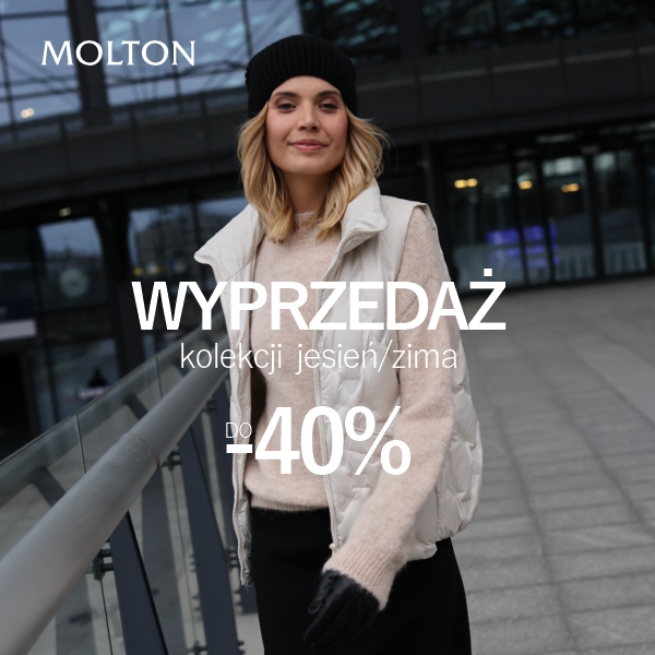 Kobieta w zimowej odzieży na wyprzedaży w Centrum Riviera.