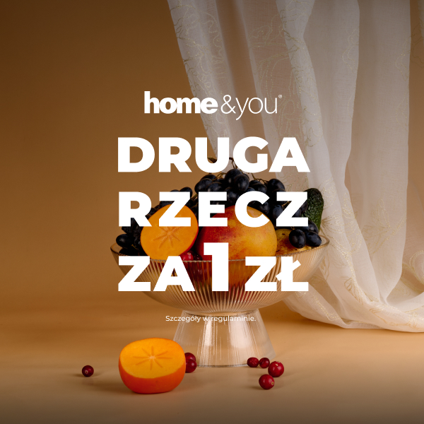 Miska z owocami na tle zasłony