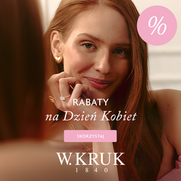 Kobieta z uśmiechem, promująca rabaty na Dzień Kobiet w W.KRUK.