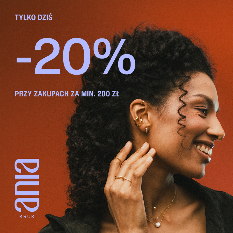 Kobieta z biżuterią, promocja -20% w Centrum Riviera